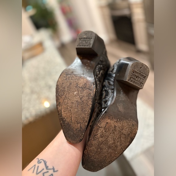 Woman’s Corral cowboy boots - Picture 5 of 9